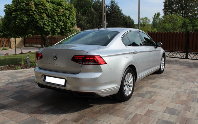 Volkswagen Passat cena 82800 przebieg: 157000, rok produkcji 2020 z Trzebnica małe 781